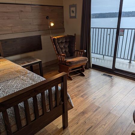 Above Tide Motel Campbell River Zewnętrze zdjęcie