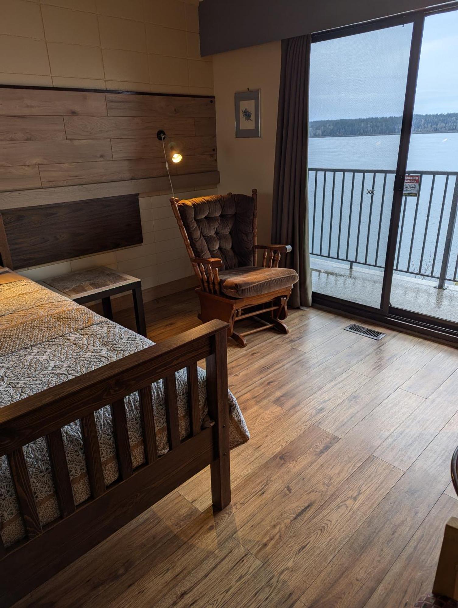 Above Tide Motel Campbell River Zewnętrze zdjęcie