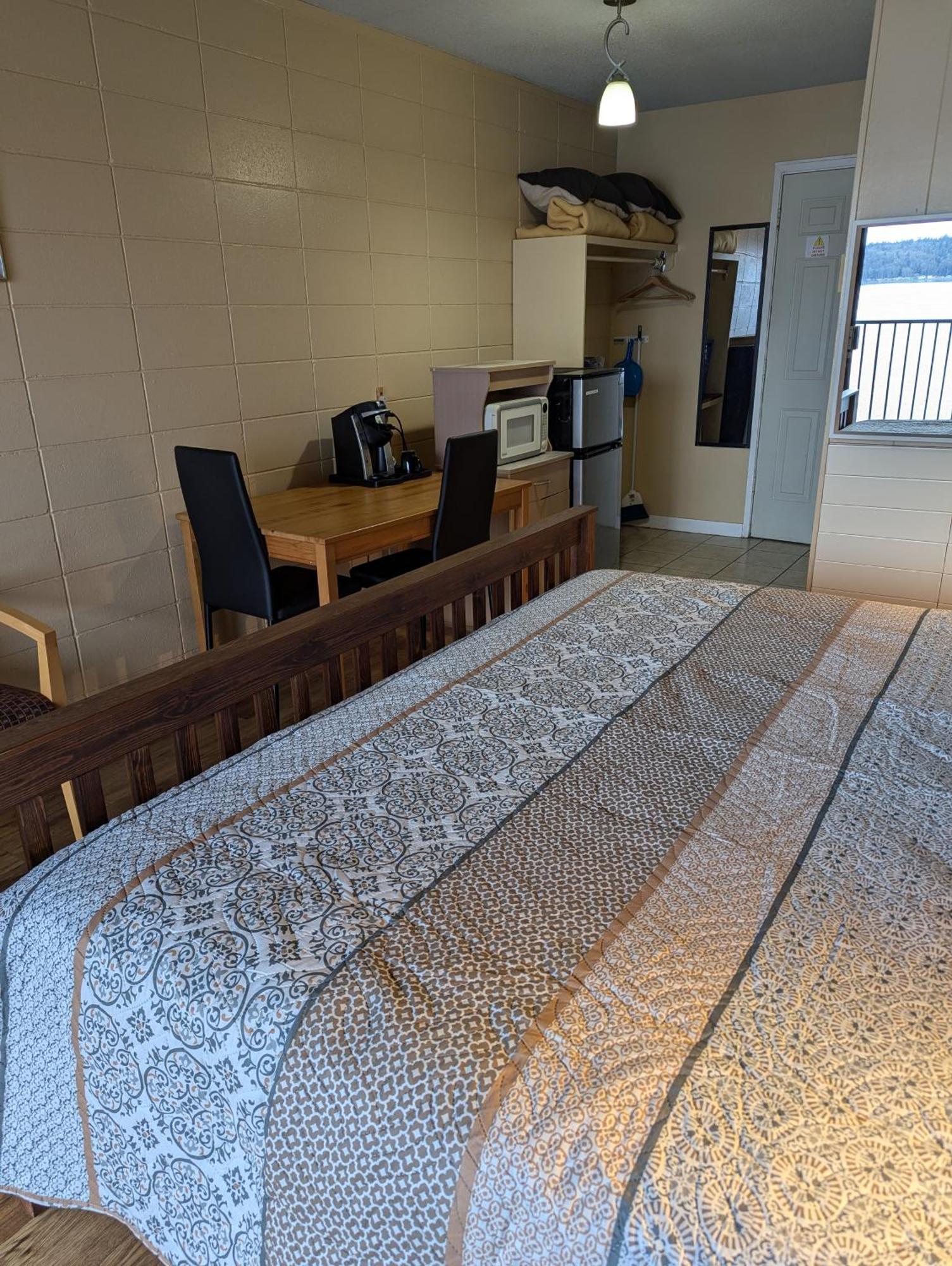 Above Tide Motel Campbell River Zewnętrze zdjęcie