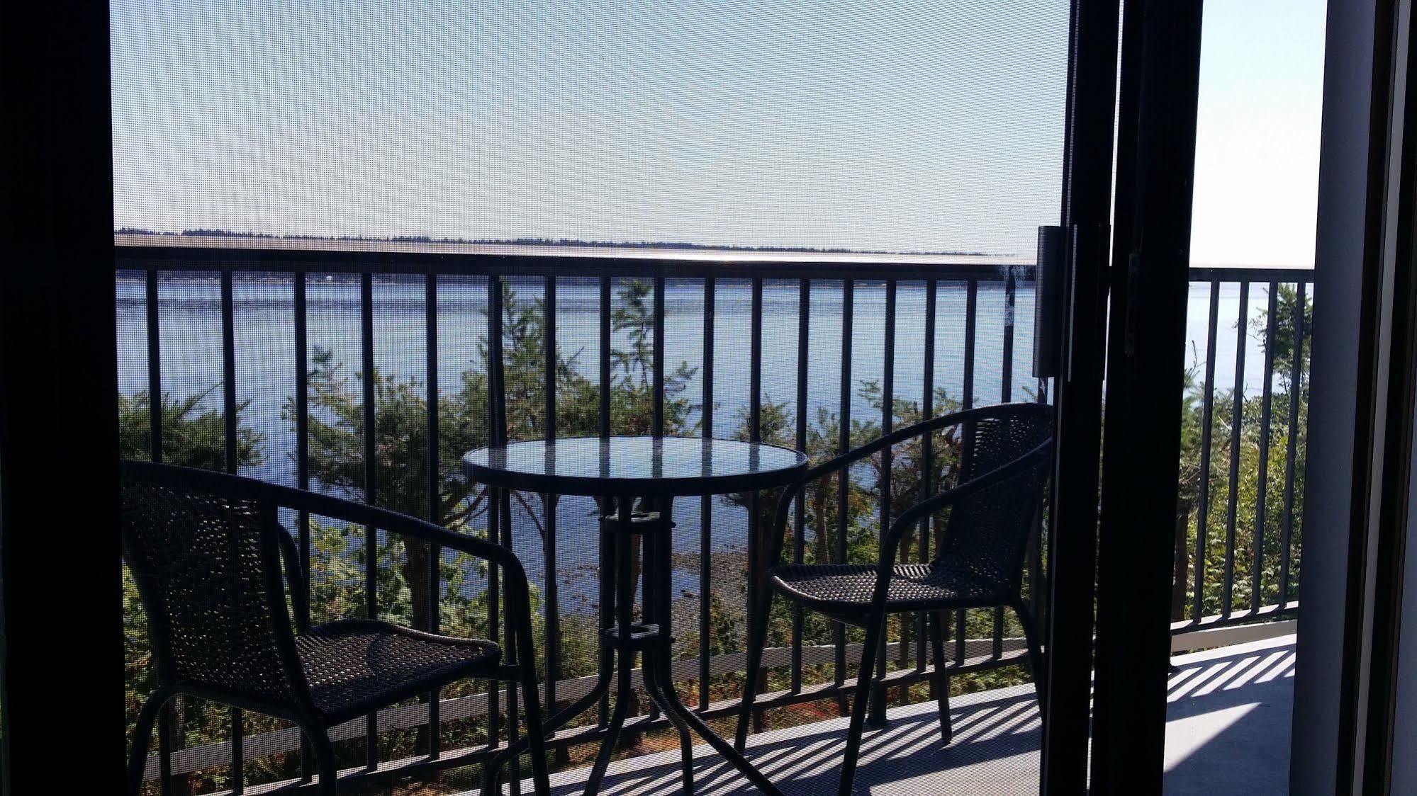 Above Tide Motel Campbell River Zewnętrze zdjęcie